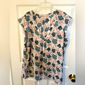 Loft flutter sleeve v neck ☀️